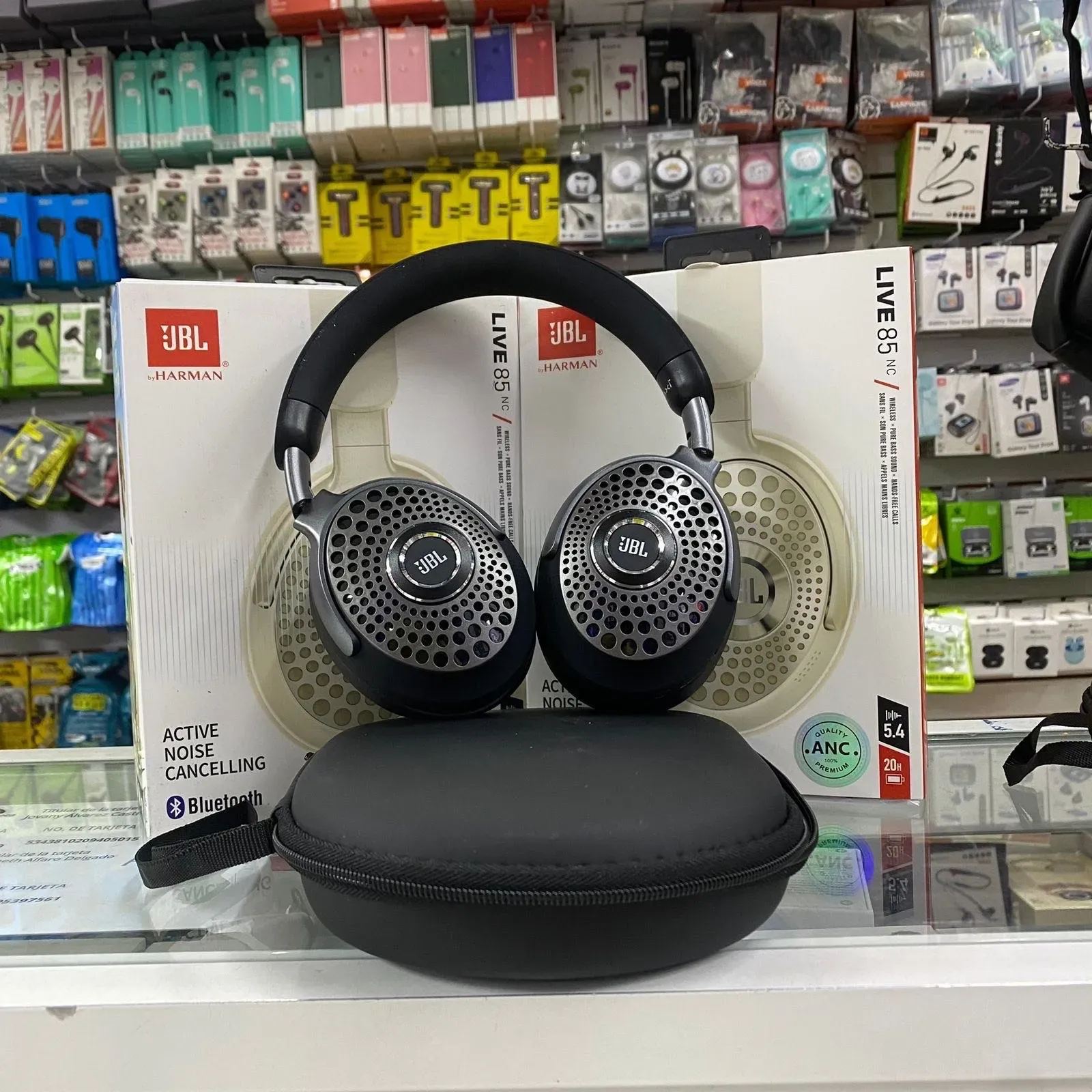 Audífonos JBL Live 85NC Inalámbricos